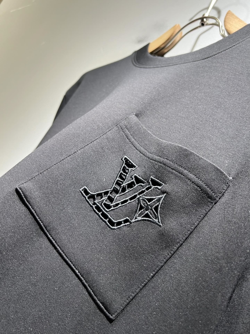 l0vis Vvtt0n t-shirt